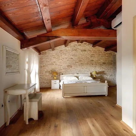 Moncalvo Rovinj