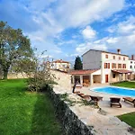 펜션 Moncalvo *
